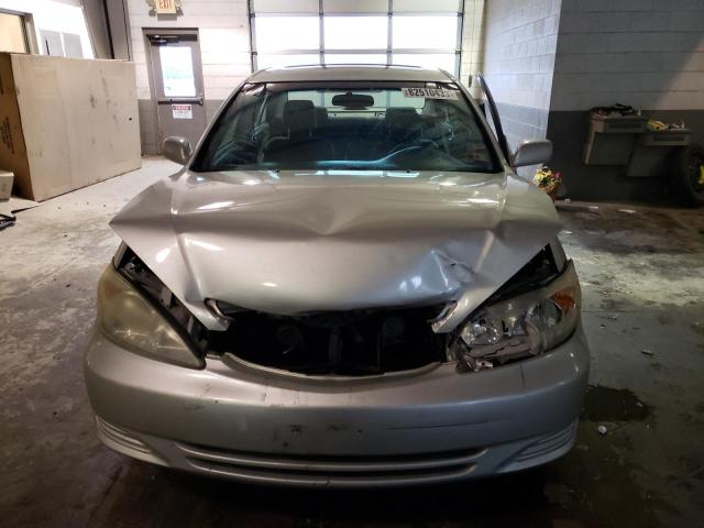 4T1BE30K94U863788 - 2004 TOYOTA CAMRY LE SILVER photo 5