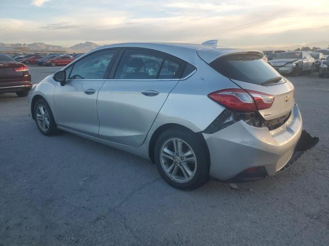 3G1BE6SM6JS515021 - 2018 CHEVROLET CRUZE LT SILVER photo 2