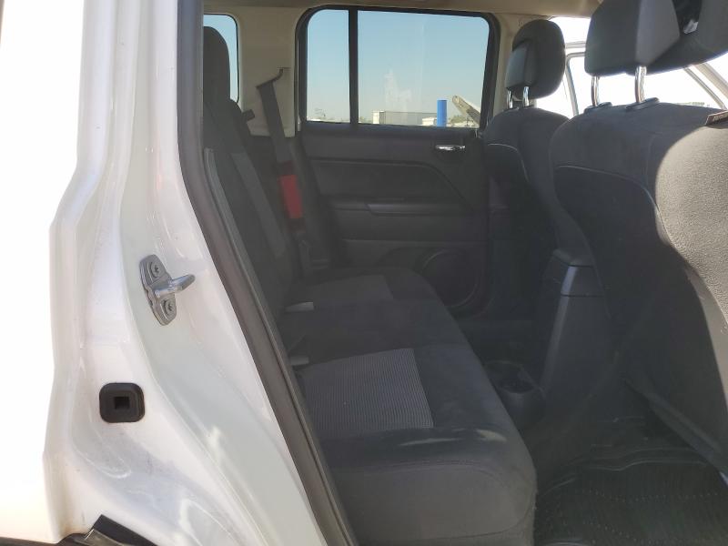 1C4NJPBA7HD148491 - 2017 JEEP PATRIOT SPORT WHITE photo 10