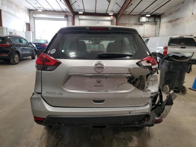KNMAT2MV7JP502607 - 2018 NISSAN ROGUE S رمادي صورة 6