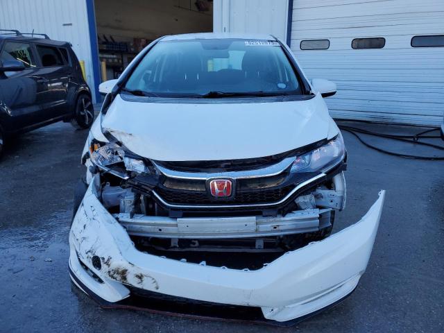 3HGGK5G6XJM703069 - 2018 HONDA FIT SPORT WHITE photo 5