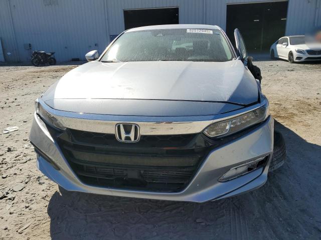 1HGCV1F17JA265273 - 2018 HONDA ACCORD LX ვერცხლისფერი ფოტო 5
