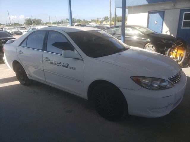 4T1BE32K75U583432 - 2005 TOYOTA CAMRY LE WHITE photo 4