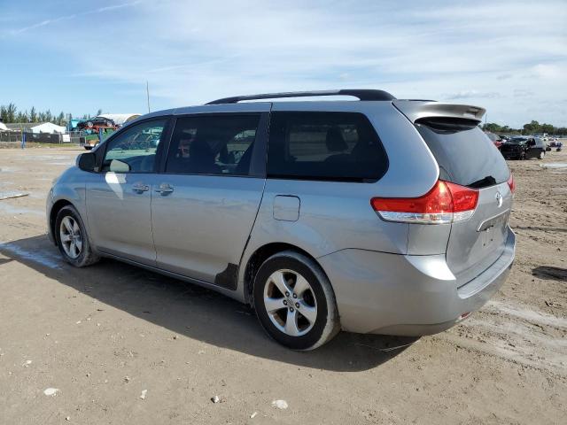 5TDKK3DC2DS334901 - 2013 TOYOTA SIENNA LE SILVER photo 2