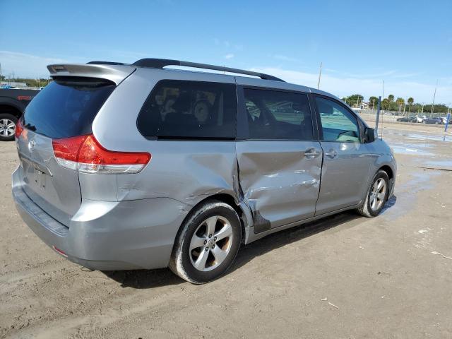 5TDKK3DC2DS334901 - 2013 TOYOTA SIENNA LE SILVER photo 3