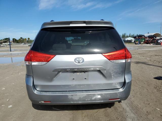 5TDKK3DC2DS334901 - 2013 TOYOTA SIENNA LE SILVER photo 6