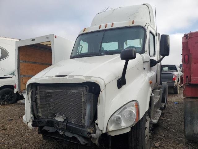 3AKJGEBG3GSHF0164 - 2016 FREIGHTLINER CASCADIA 1 WHITE photo 2