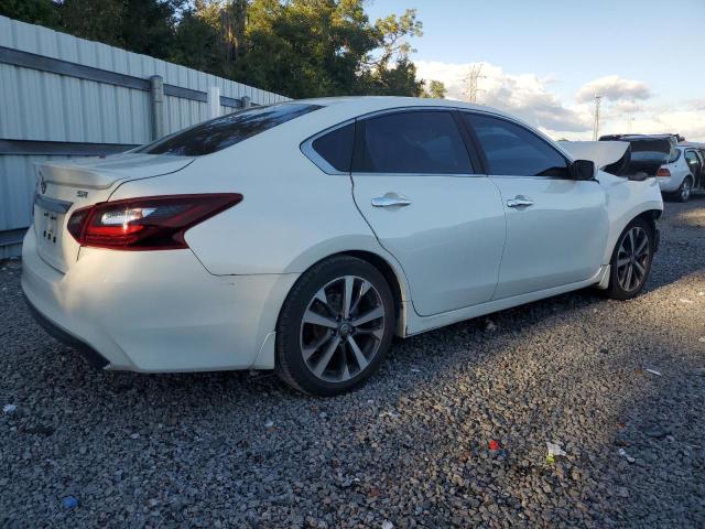 1N4AL3AP5HN314191 - 2017 NISSAN ALTIMA 2.5 WHITE photo 3