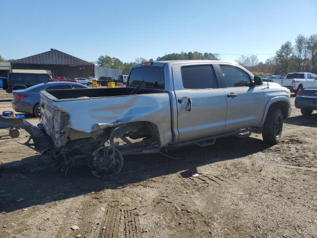 5TFEM5F12HX117668 - 2017 TOYOTA TUNDRA CREWMAX SR5 SILVER photo 3