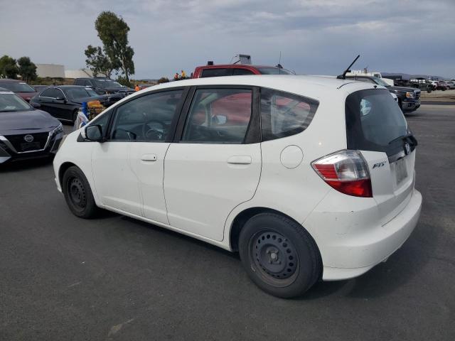 JHMGE8H35DC053924 - 2013 HONDA FIT WHITE photo 2