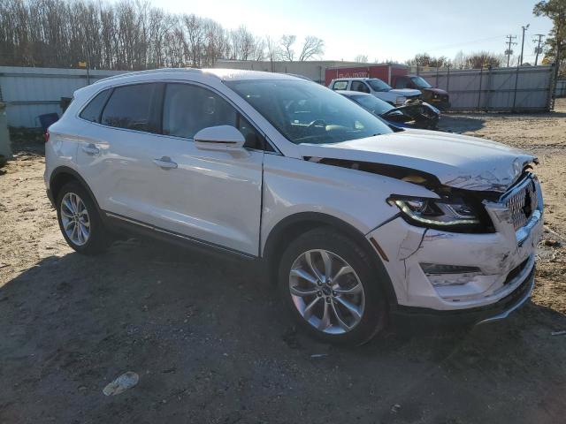 5LMCJ2D98KUL35462 - 2019 LINCOLN MKC SELECT WHITE photo 4