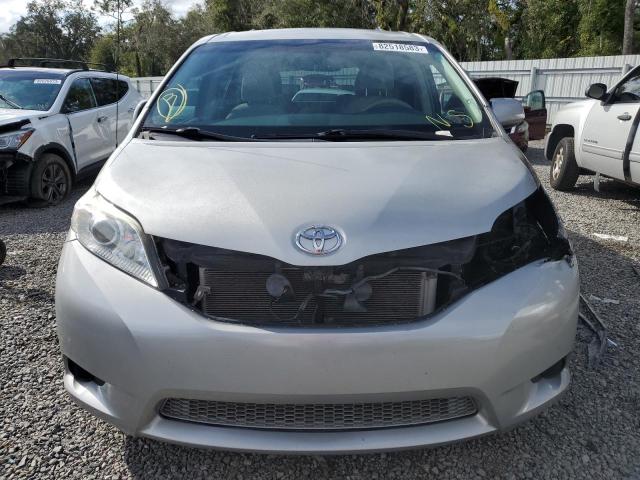 5TDKK3DC0DS351664 - 2013 TOYOTA SIENNA LE SILVER photo 5