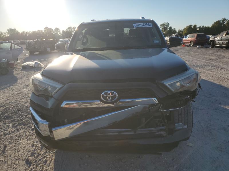 JTEZU5JR0J5178982 - 2018 TOYOTA 4RUNNER SR5 Қара фото 5