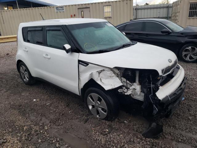 KNDJN2A29G7287812 - 2016 KIA SOUL WHITE photo 4