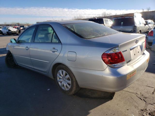 4T1BE32KX5U088335 - 2005 TOYOTA CAMRY LE SILVER photo 2