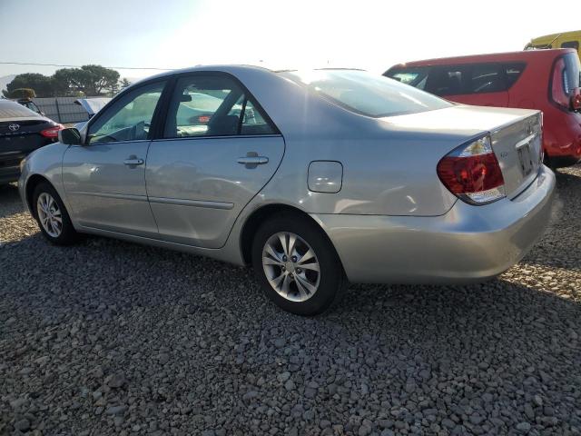 4T1BF30K85U595119 - 2005 TOYOTA CAMRY LE SILVER photo 2