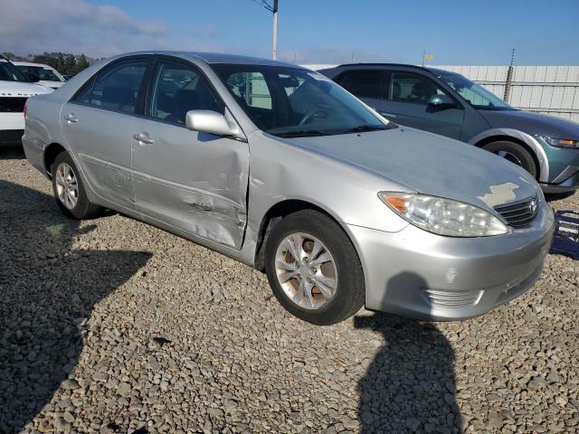 4T1BF30K85U595119 - 2005 TOYOTA CAMRY LE SILVER photo 4