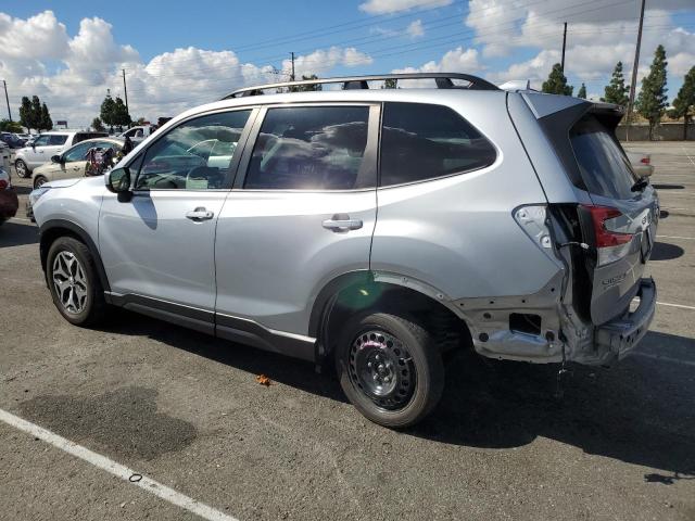 JF2SKAEC2PH518054 - 2023 SUBARU FORESTER PREMIUM Серый фото 2