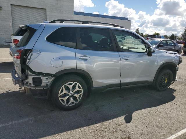 JF2SKAEC2PH518054 - 2023 SUBARU FORESTER PREMIUM Серый фото 3