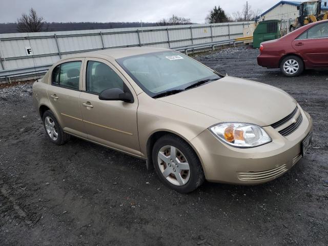 1G1AK52F257608932 - 2005 CHEVROLET COBALT TAN photo 4