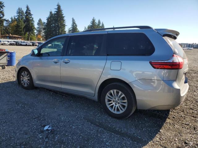 5TDYK3DC2FS689354 - 2015 TOYOTA SIENNA XLE SILVER photo 2