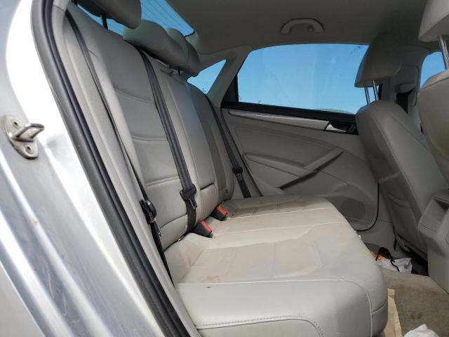 1VWAS7A33FC091611 - 2015 VOLKSWAGEN PASSAT S SILVER photo 10