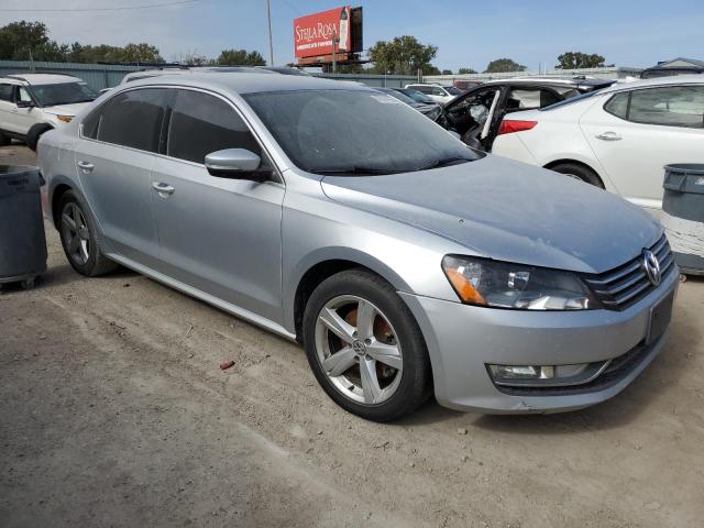 1VWAS7A33FC091611 - 2015 VOLKSWAGEN PASSAT S SILVER photo 4