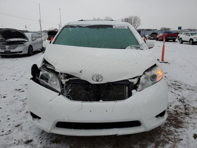 5TDKK3DC9DS350254 - 2013 TOYOTA SIENNA LE WHITE photo 5