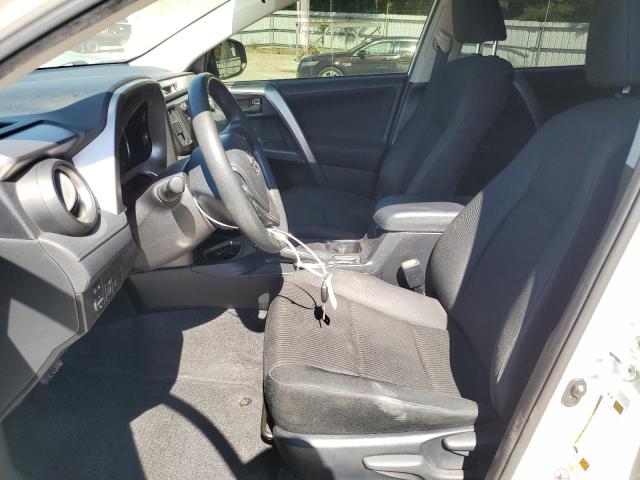 JTMZFREV7JJ158622 - 2018 TOYOTA RAV4 LE WHITE photo 7