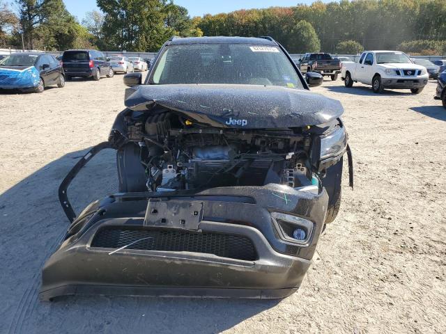 3C4NJDBB6JT450779 - 2018 JEEP COMPASS LATITUDE Սև լուսանկար 5