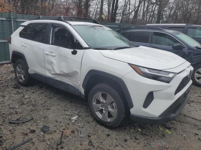 2T3P1RFV1NW308543 - 2022 TOYOTA RAV4 XLE WHITE photo 4