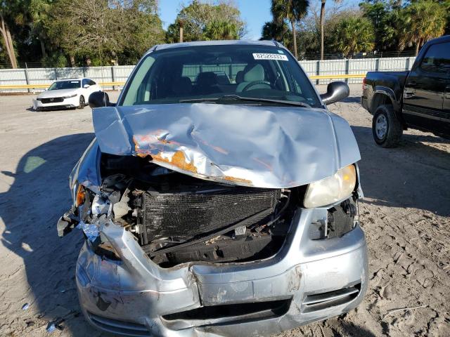 1C4GP45R15B292746 - 2005 CHRYSLER TOWN & COU 蓝色 照片 5