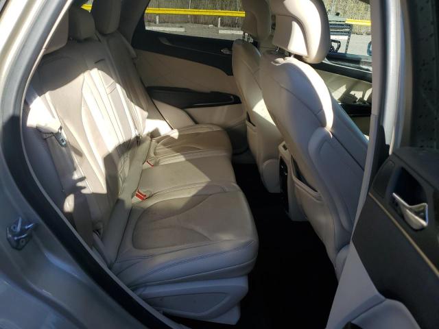 5LMCJ3D95HUL34591 - 2017 LINCOLN MKC RESERVE Złoty zdjęcie 11