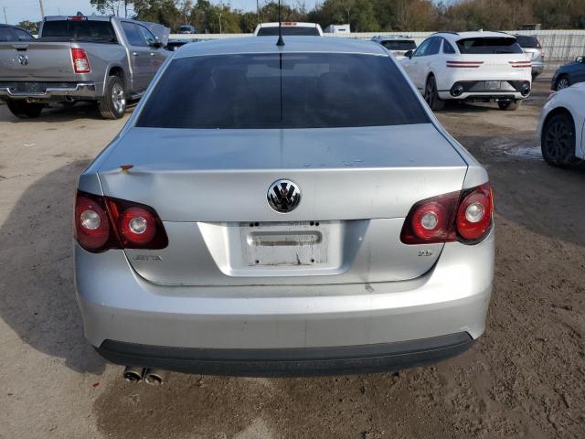 3VWJZ71K28M163094 - 2008 VOLKSWAGEN JETTA S SILVER photo 6