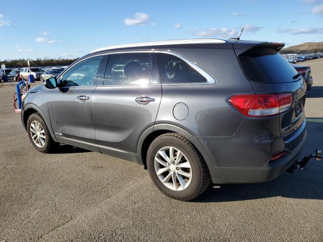 5XYPGDA57JG376654 - 2018 KIA SORENTO LX CHARCOAL photo 2