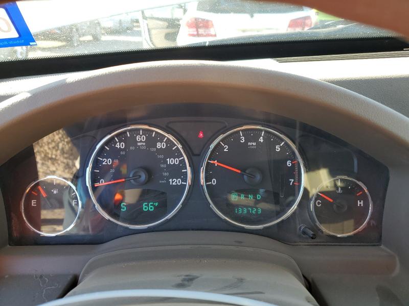 1J8GP28K39W503746 - 2009 JEEP LIBERTY SPORT WHITE photo 9