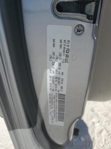 2C4RC1BG2FR752411 - 2015 CHRYSLER TOWN & COU TOURING 银色 照片 13