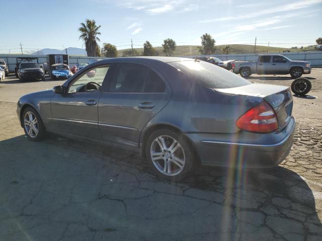 WDBUF56J16A830209 - 2006 MERCEDES-BENZ E 350 BLUE photo 2