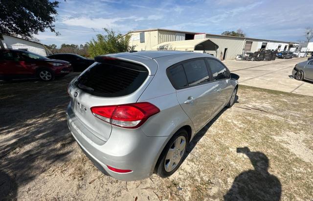 KNAFK5A80G5637826 - 2016 KIA FORTE LX SILVER photo 4