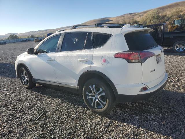JTMBFREVXJJ719770 - 2018 TOYOTA RAV4 LE Սպիտակ լուսանկար 2
