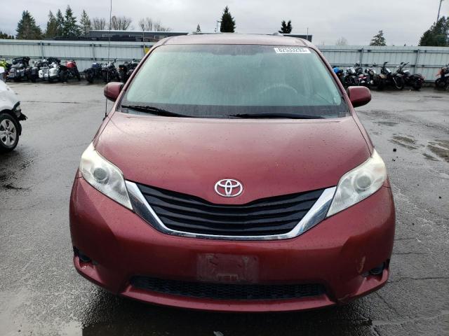 5TDKK3DC0DS334833 - 2013 TOYOTA SIENNA LE RED photo 5