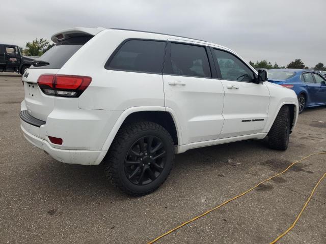 1C4RJFAG2JC500423 - 2018 JEEP GRAND CHER LAREDO WHITE photo 3