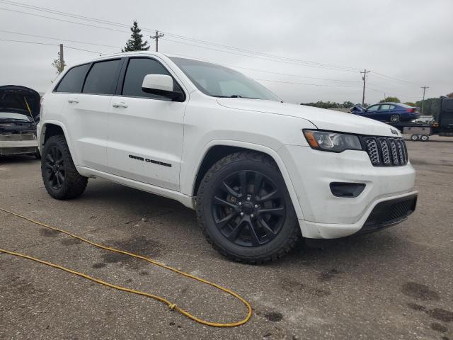 1C4RJFAG2JC500423 - 2018 JEEP GRAND CHER LAREDO WHITE photo 4