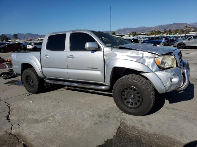 5TELU42N27Z396041 - 2007 TOYOTA TACOMA DOUBLE CAB ვერცხლისფერი ფოტო 4