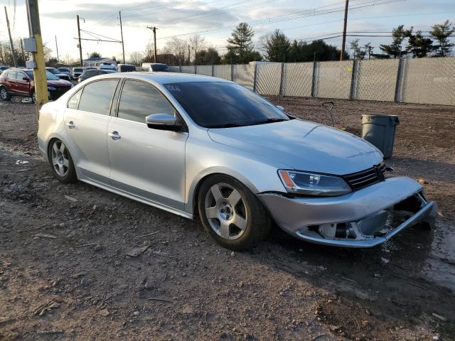 3VWB17AJ7EM410995 - 2014 VOLKSWAGEN JETTA SE SILVER photo 4