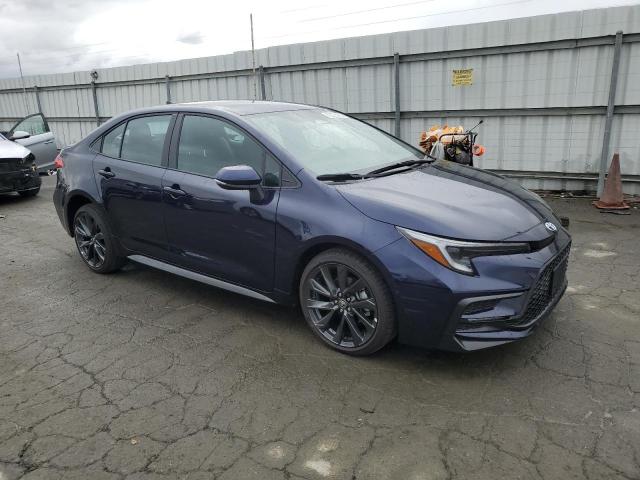 5YFS4MCE2SP234239 - 2025 TOYOTA COROLLA SE ლურჯი ფოტო 4