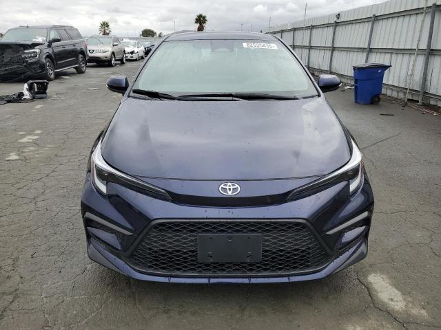 5YFS4MCE2SP234239 - 2025 TOYOTA COROLLA SE ლურჯი ფოტო 5