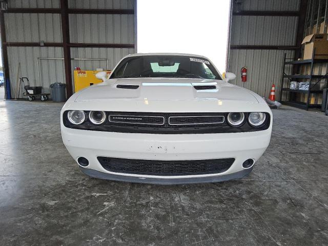 2C3CDZAG0FH711420 - 2015 DODGE CHALLENGER SXT WHITE photo 5