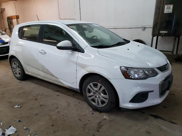 1G1JG6SH4H4152804 - 2017 CHEVROLET SONIC WHITE photo 4