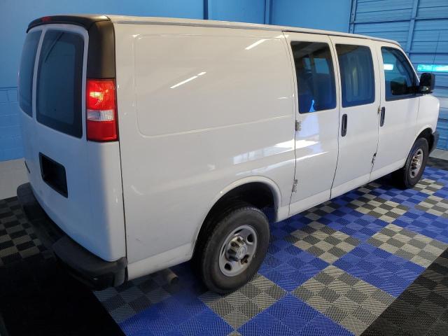 1GCWGAFP8M1215612 - 2021 CHEVROLET EXPRESS G2 WHITE photo 3